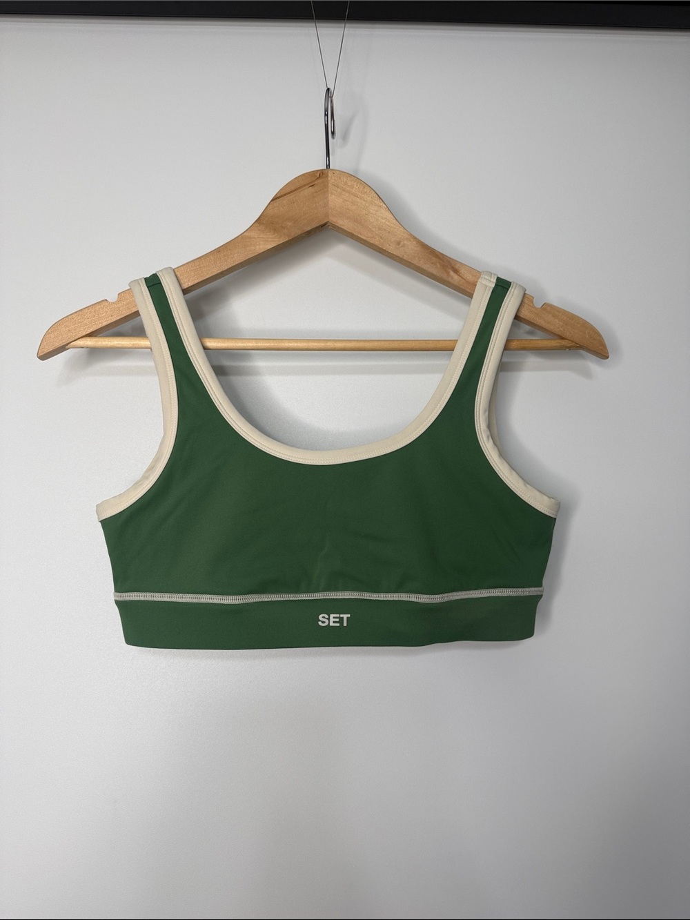 Set Active Sportbody Contrast-Trim Sports Bra in Green Size Small